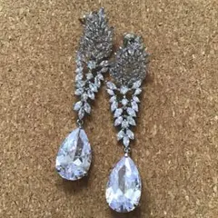 クリスタル ドロップ　ロングピアス　結婚式 フォーマル パーティー ブライダル