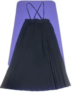 【未着用・匿名配送】Mサイズ GU プリーツキャミワンピース ブラック