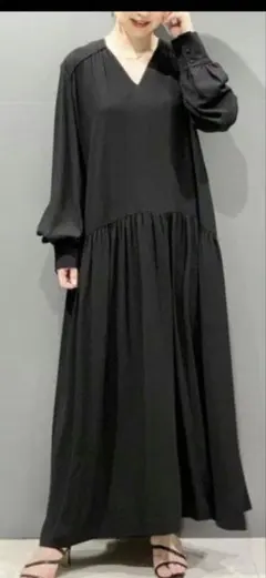 theory luxe Flow ブラック 長袖 ロングワンピースのサムネイル