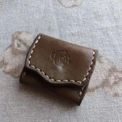 レザー ボタン付き小物入れ ブラウン