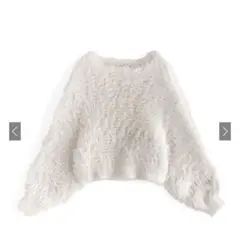 フェザーニットショート丈トップス