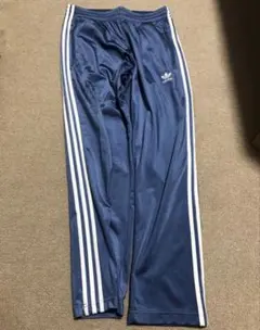 トラックパンツ