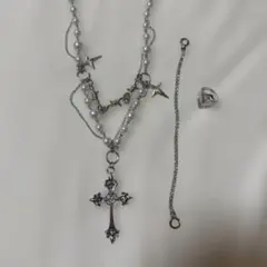 クロスと星のモチーフ ネックレス 三点セット