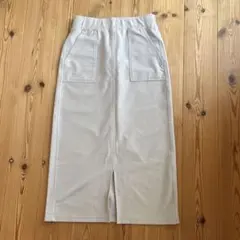 ikkaベージュ タイトスカート ロング丈 スリット入りのサムネイル