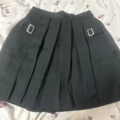 黒 プリーツスカート サイド金具付き