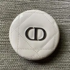 Christian Dior ハイライトパウダー　02 PINKGLOW