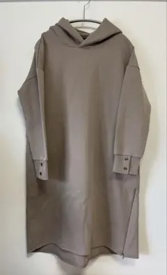 BARNYARDSTORM フード付きベージュワンピース