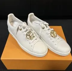 Item thumbnail for item f74c3ec4-cd76-40db-8924-bca8f56eee66