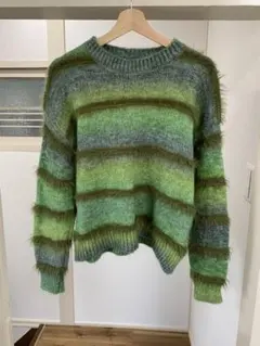 ふわもこファー×グラデーション配色ボーダーニット