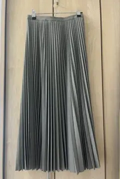 未使用タグ付き UNIQLO:C プリーツスカート　グリーンM