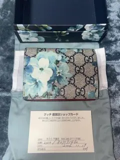 GUCCI フラワー　二つ折り財布