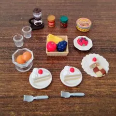 シルバニア　ケーキ　コーヒー　果物　食器