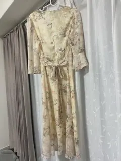 【韓国】花柄ロングワンピース フレアスリーブ