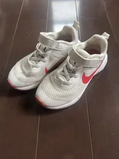 【着用少、美品】NIKE キッズ スニーカー ホワイト レッド 17.0cmのサムネイル