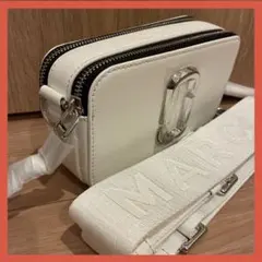 MARK&LONA T-LINE ショルダーポーチ ホワイト - メルカリ