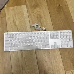 アップル　マック純正キーボード　有線キーボード　テンキー付き　英語配列
