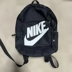 t*4様 NIKE キッズ　リュック　黒