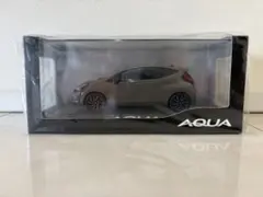 トヨタ 新型アクア 後期型 ミニカーカラーサンプル マッドバス【非売品