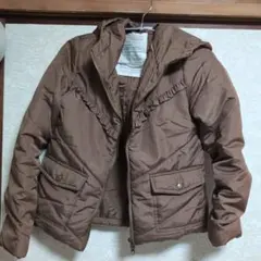 ブラウン フリル付きダウンコート