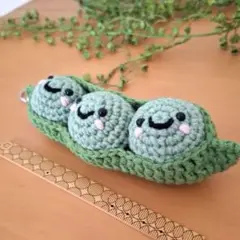 ハンドメイド　あみぐるみ　さやえんどうくん！
