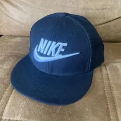 NIKE キャップ　帽子　ブラック×ホワイト美品