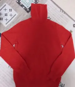 【UNIQLO】カシミヤ100％ タートルネックセーター 赤 レッド Mサイズ