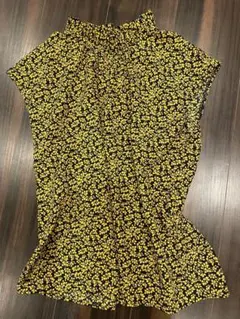 小花柄　襟ギャザートップス