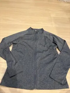 グレー　フルジップ ラッシュガード 150サイズ
