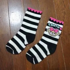 EARTHキャラクターのストライプ靴下