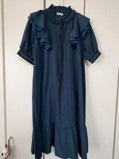 axes femme肩フリルワンピース 深緑