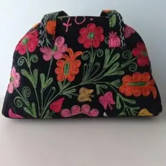 【お値下中！】刺繍バッグ　ボストンバッグ 一点物　ハンドメイド 　刺繍　トルコ製