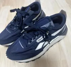 Reebok紺色スニーカーのサムネイル