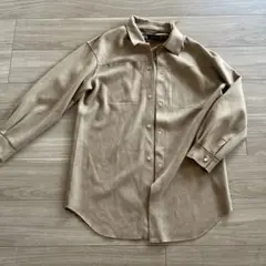 ZARAベージュ 長袖アウタースウェード ボタン付き