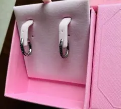 ほぼ新品　スワロフスキーSwarovski Dexteraフープピアスのサムネイル