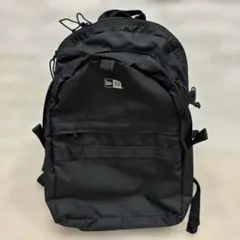 ★美品★NEWERA ニューエラ 35L大容量バックパック リュック ブラックのサムネイル