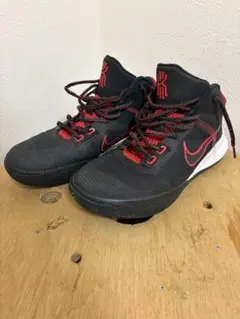 Nike Kyrie フライトラップ　4EP