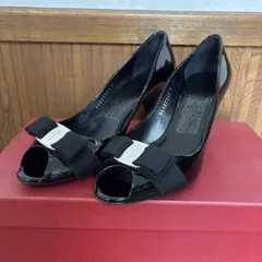 SalvatoreFerragamo フェラガモ　オープントゥパンプス