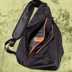 UNIVERSAL OVERALL ブラックショルダーバッグ