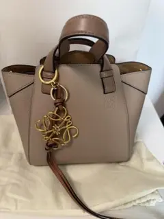 2025年最新】ロエベ loewe バッグチャームの人気アイテム - メルカリ