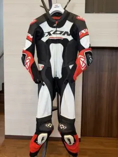 ジニアス レーシングスーツ S1R 革ツナギ - メルカリ
