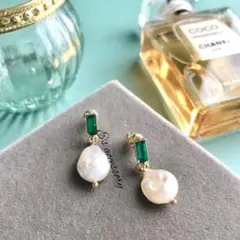 【送料込新品　匿名配送　複数購入割引】★インポート★天然バロックパールピアス