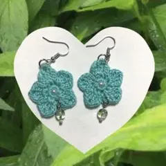 ★レース編みピアス★ブルーフラワー♡アイリス玉付♡(๑˃̵ᴗ˂̵)