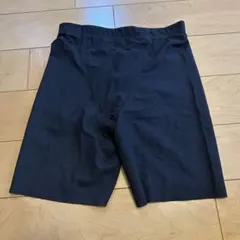 UNIQLO ブラック ボディシェイパーショーツ（サポート・4分丈）