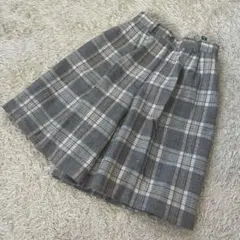チェックハーフパンツ　ウール100%  グレー　ショートパンツ　キュロット