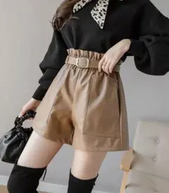 【新商品♪】 ハイウエスト フェイクレザー ショートパンツ