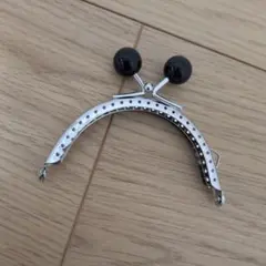 がま口　シルバー×黒