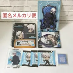 呪術廻戦　五条悟グッズ8点セット　ベローズステッカー　缶バッジ　等