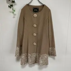 CECIL McBEE ノーカラージャケット　コート　ビッグボタン　刺繍　M