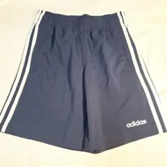 adidas 　ネイビー　ハーフパンツ サイズ150