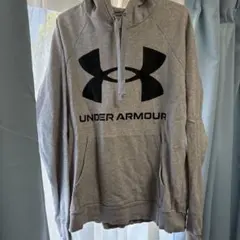 Under Armour グレー フード付きパーカー